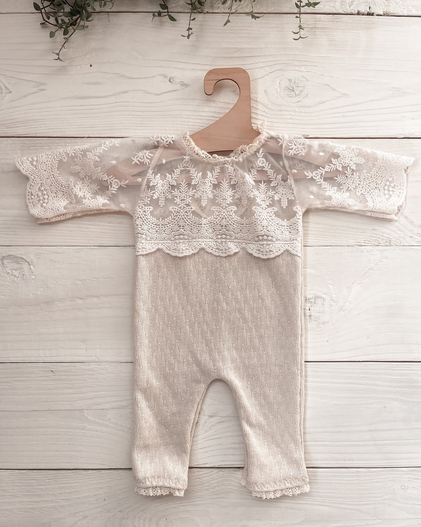 Krajkový overal Mariel přírodní