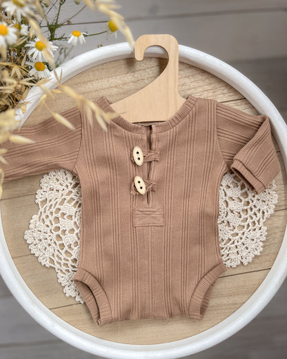 Hnědé Body John z kolekce Stripe