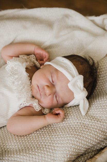 Bílá čelenka z kolekce Stripe