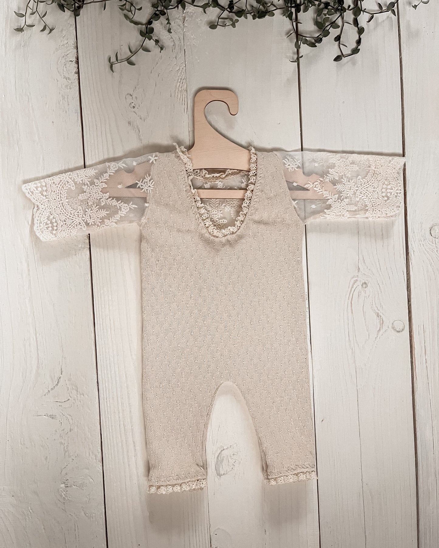 Krajkový overal Mariel přírodní