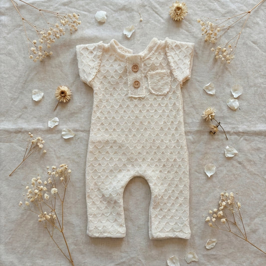 Overal Theo z kolekce Creamy Knots