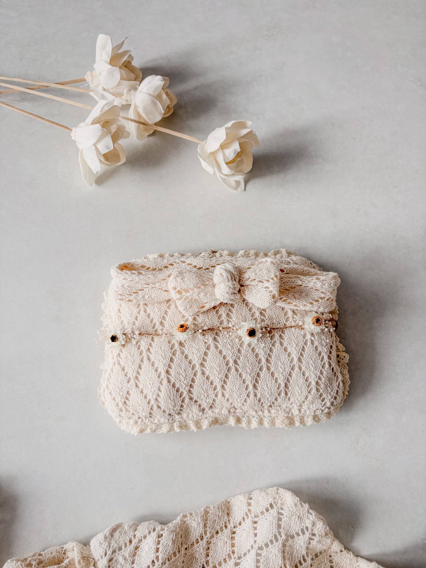 Čelenka Blossom z kolekce Creamy Knots