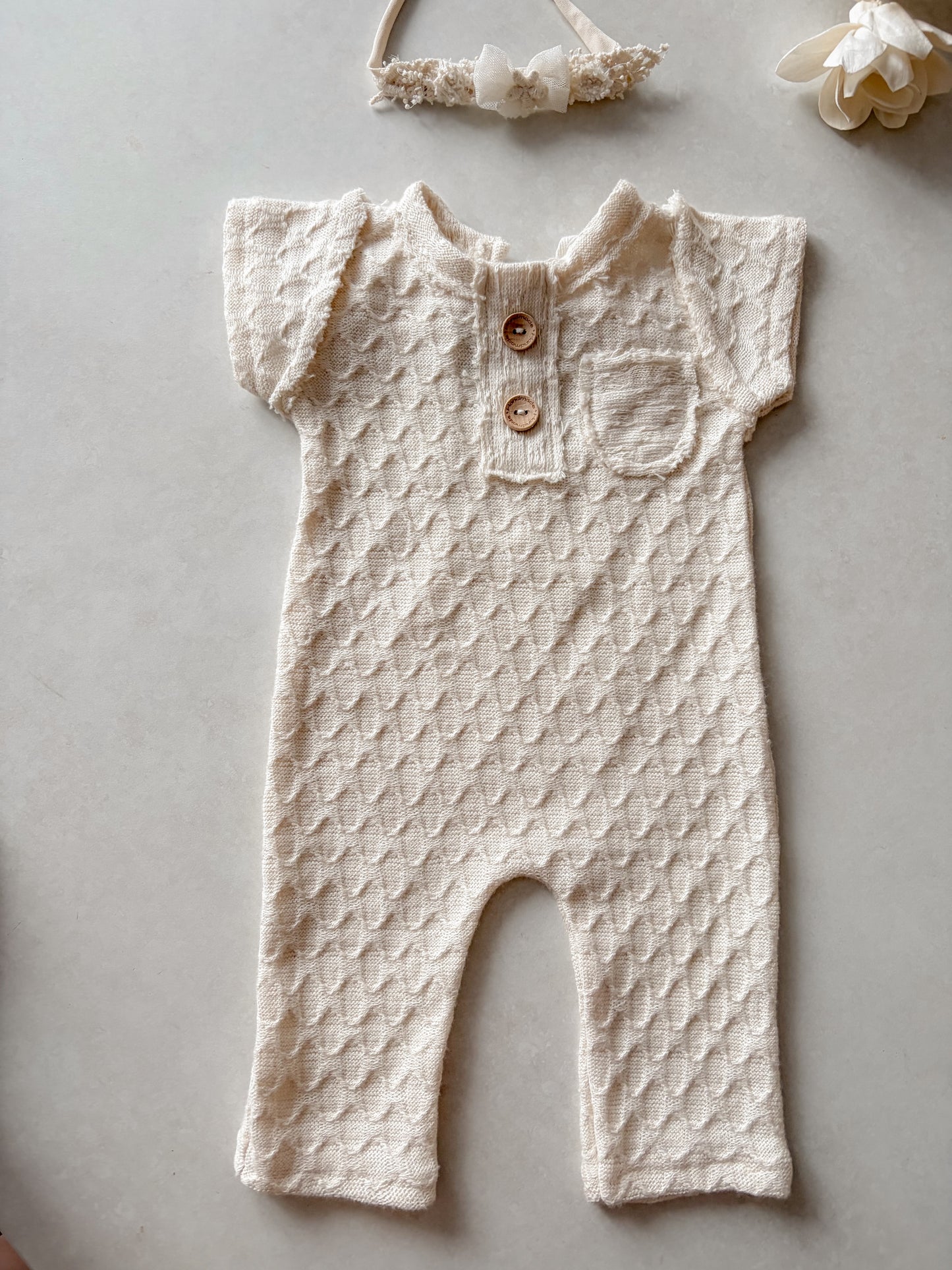 Overal Theo z kolekce Creamy Knots