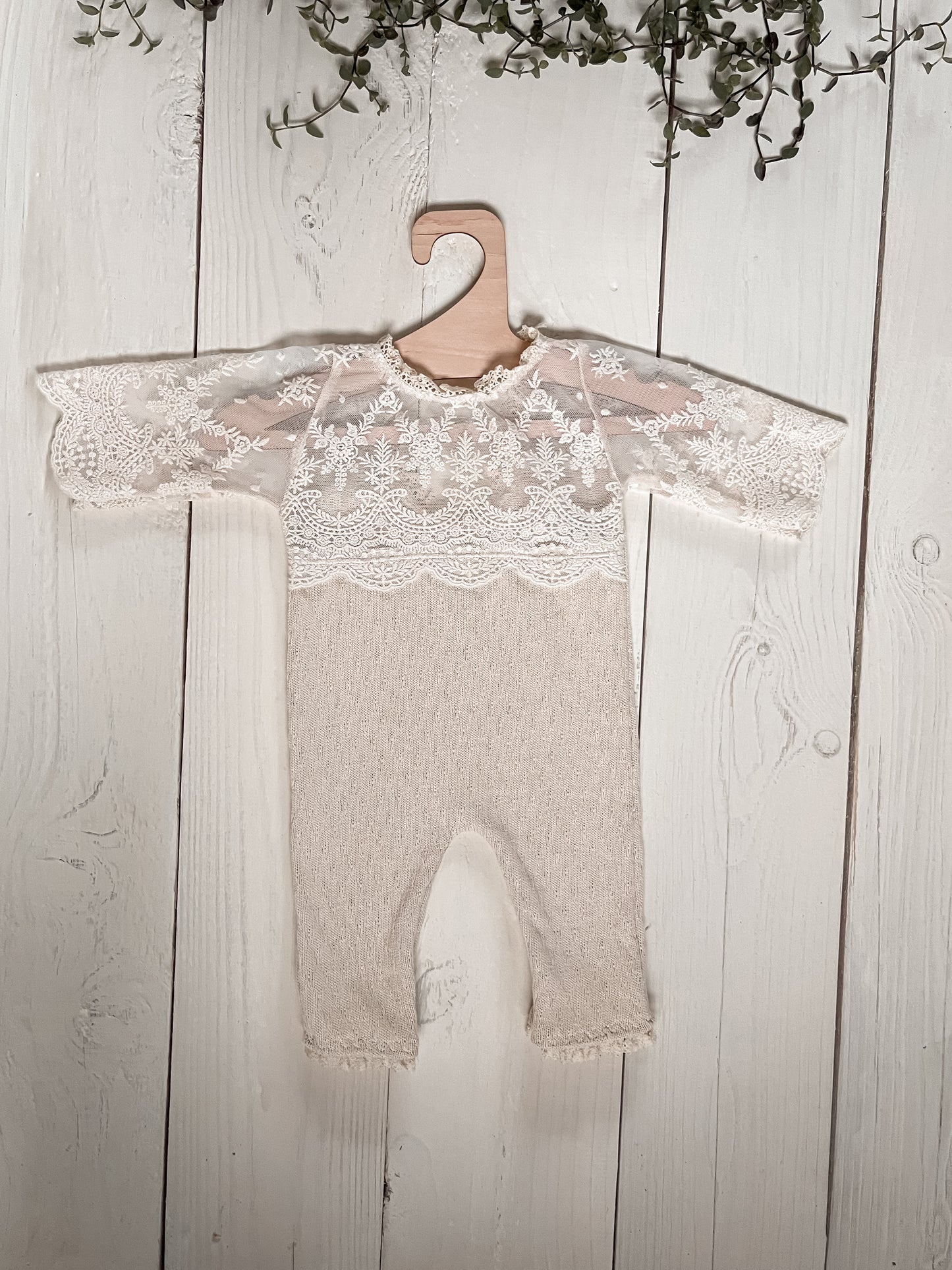 Krajkový overal Mariel přírodní