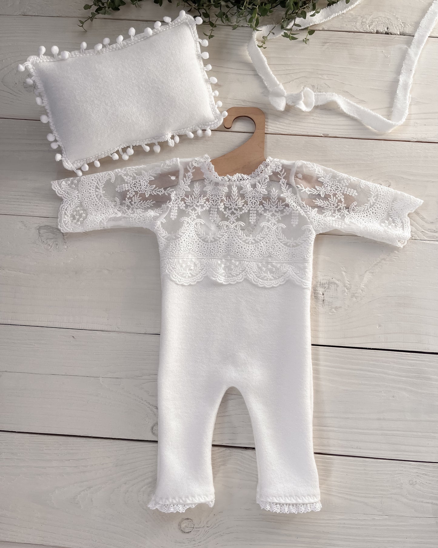 Krajkový overal Mariel smetanový